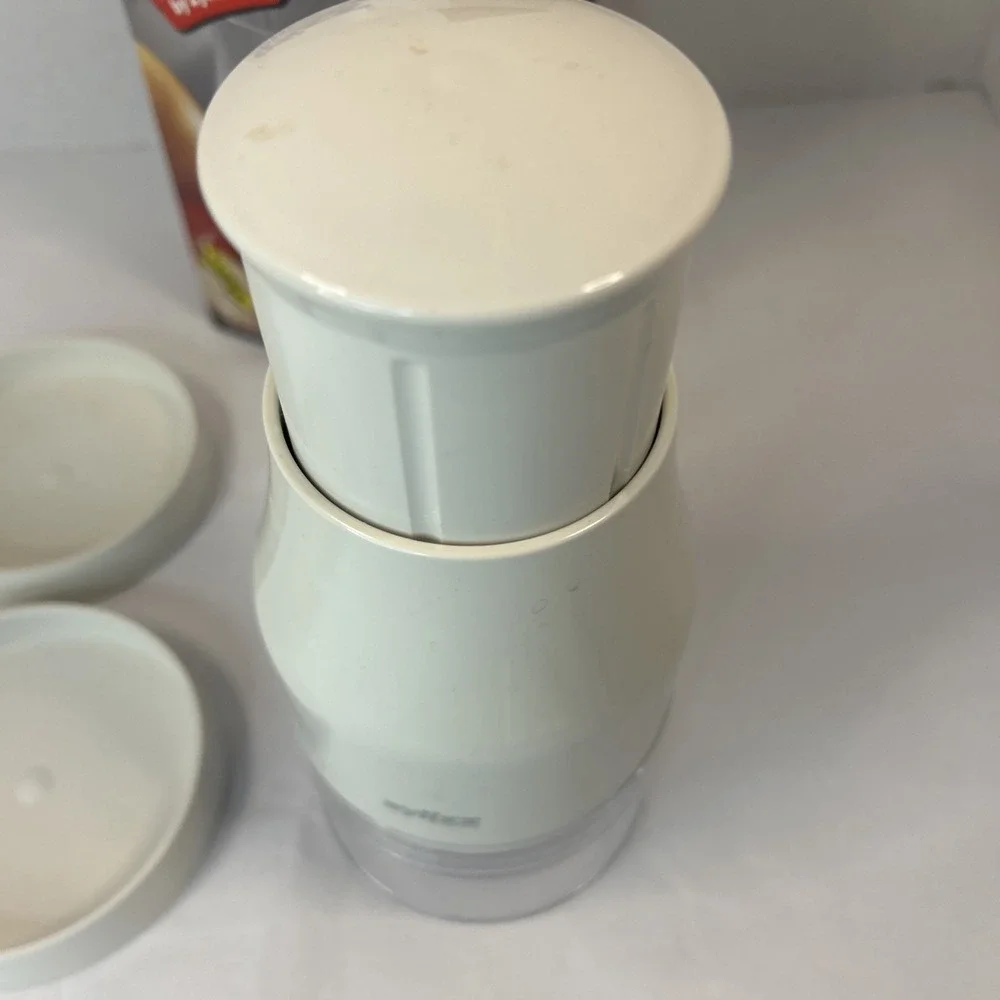 White Zyliss Push Function Food Chopper Rabid B-2 Made in Switzerland‎